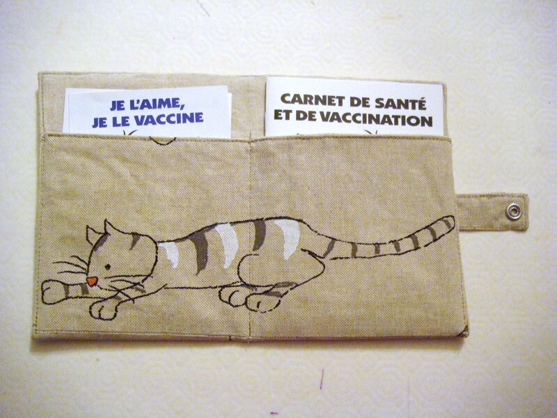 Protège carnet Chat attrape souris lin intérieur