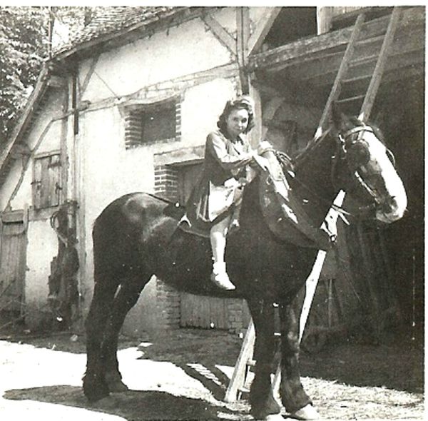 MOULIN-BONDON Près de GRACAY ( Photo Pierre René FEBVRE )---