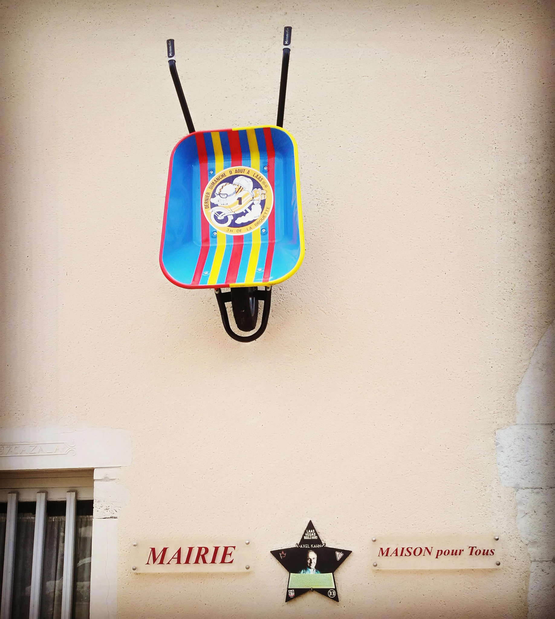 Laas, la mairie, insta (64)