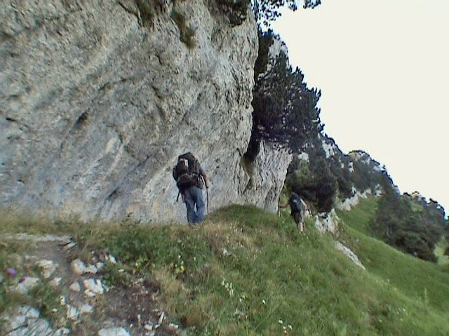 sous les falaises