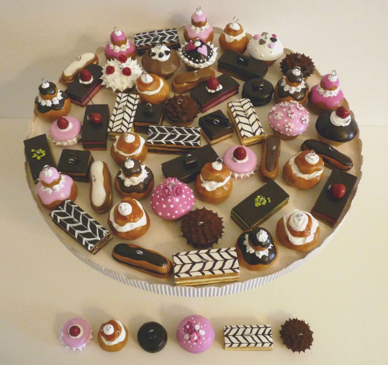 Mini gâteaux, marque place