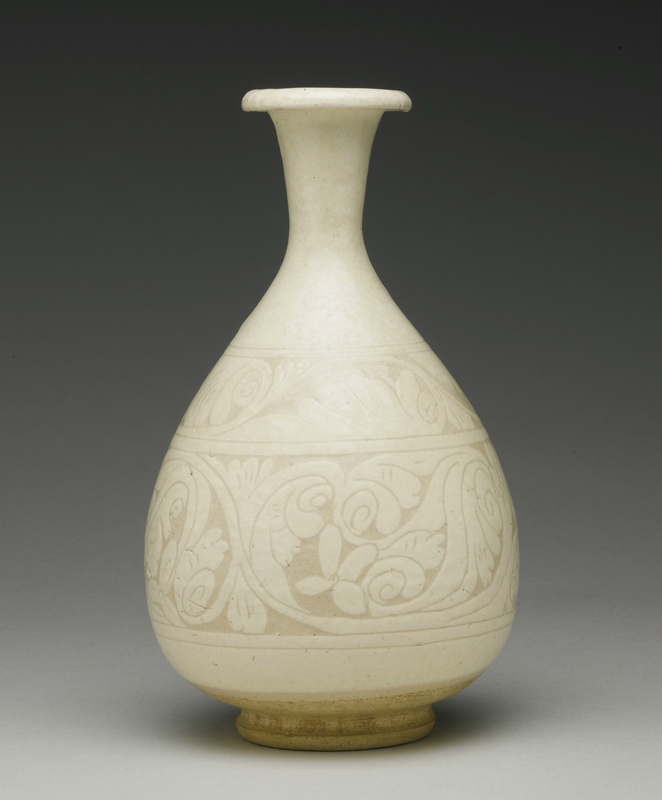 A Cizhou sgraffiato pear-shaped vase, Song-Jin dynasty