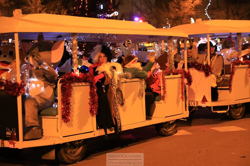 Photos JMP©Koufra 12 - Grande Parade Féérique de Noël - 15122019 - 0060