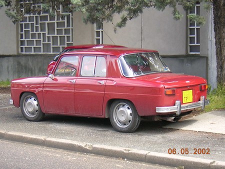 Renault8_1