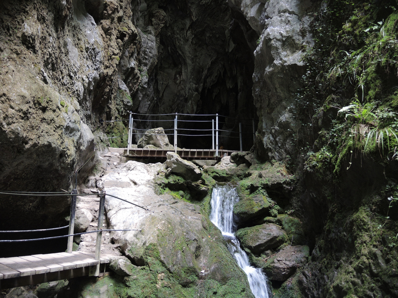 Gorges de Kakuetta, la grotte aux lacs, entrée
