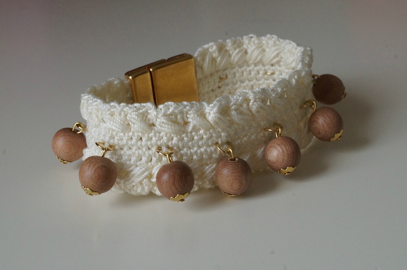 bracelet Bois de rose - 17 euros