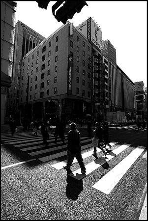 183_Crossing_Ginza_2