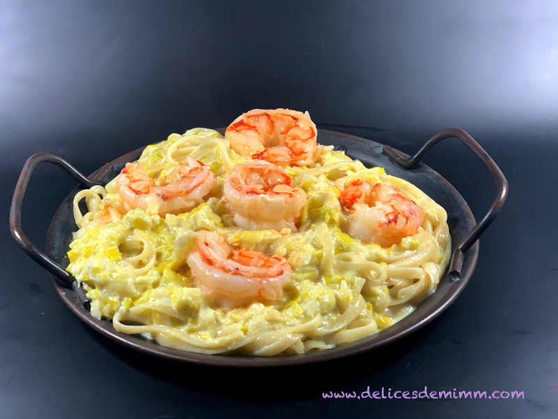Linguine aux scampis et aux poireaux