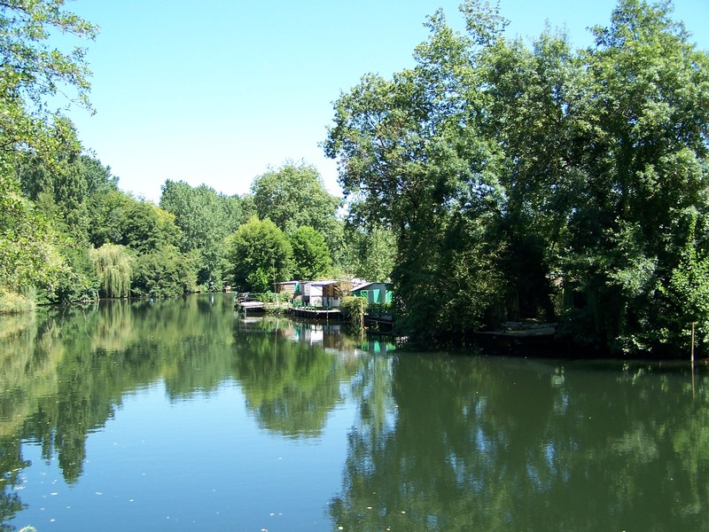 Quartier de Sainte-Pezenne, cabanes de pêcheurs