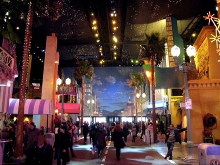 COS_HIRSON_08_Disneyland