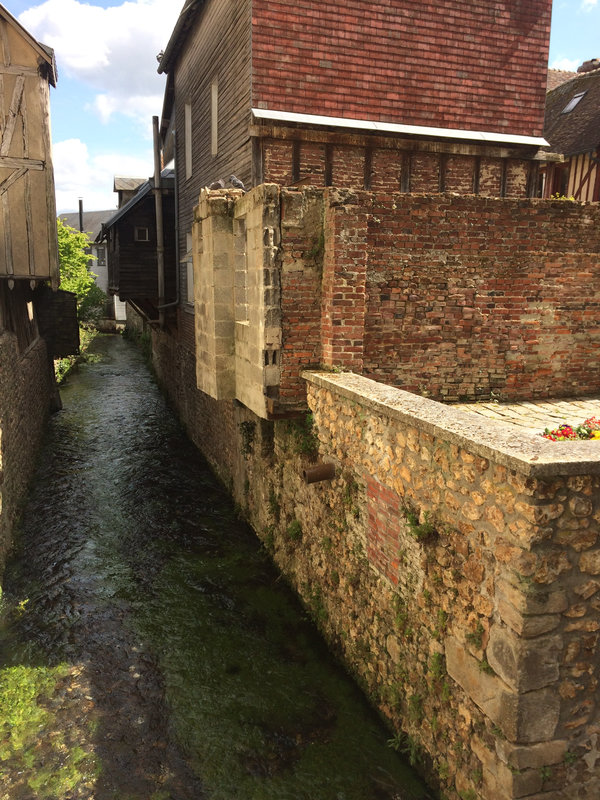 Canal Bernay