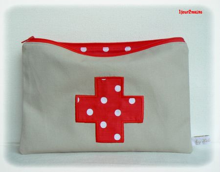 trousse pharmacie pois