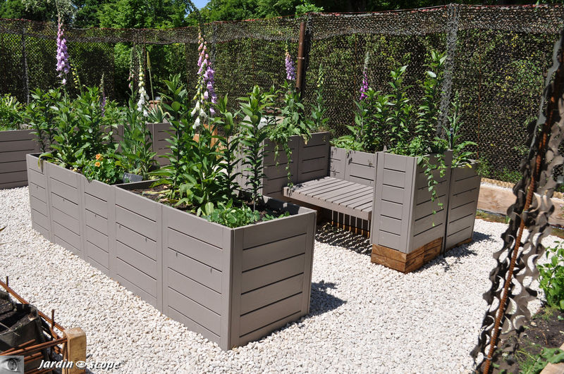 Un banc intégré au potager surélevé (Chaumont 2010)