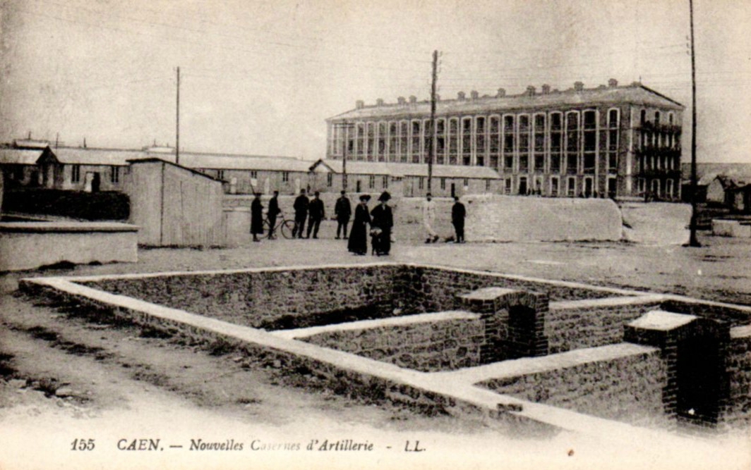 02 Caen, Quartier Claude Decaen, entrée principale, vers 1915