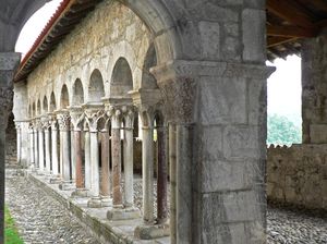 Saint_Bertrand_de_Comminges_cloitre_31