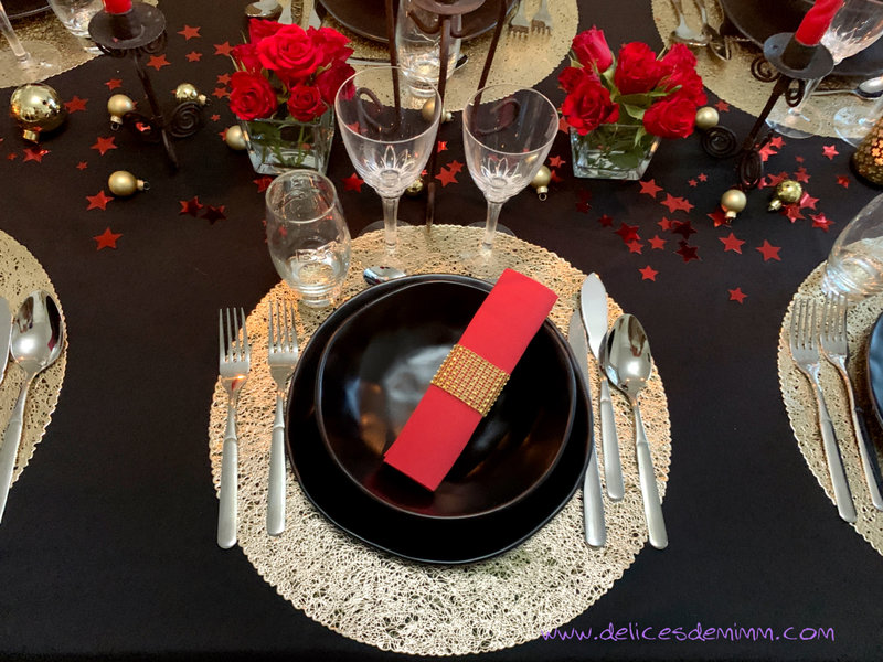 Ma table de Noël en noir, rouge et or 5