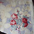 1410 - <b>Tissu</b> <b>ancien</b> bouquets de roses 70 x 125 cm