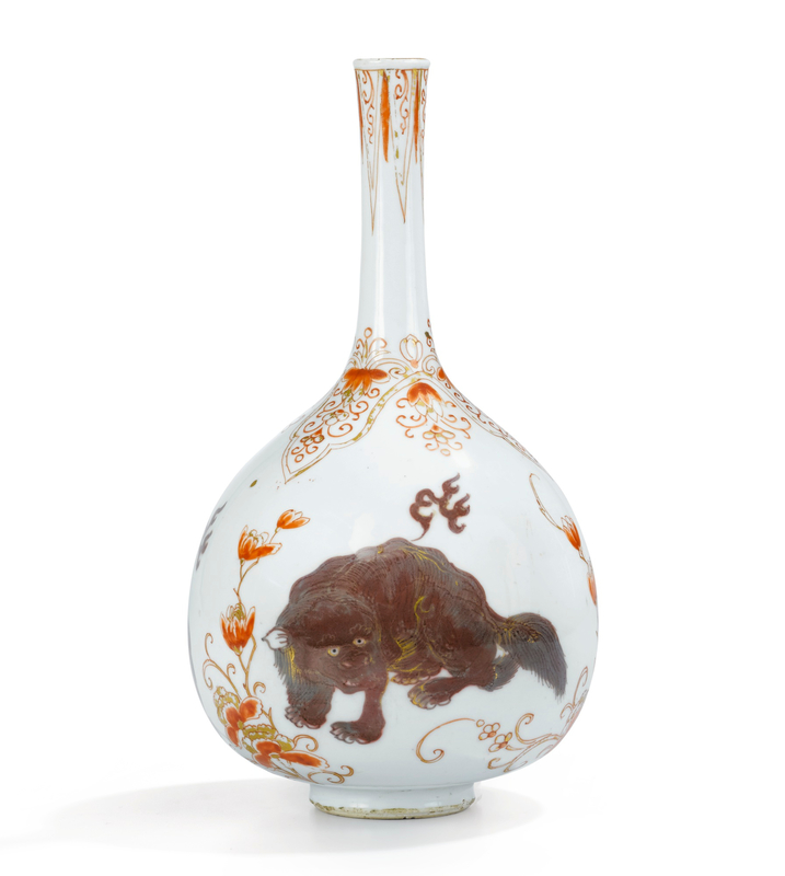 Vase bouteille en porcelaine à décor rouge-de-cuivre et rouge-de-fer Dynastie Qing, époque Kangxi (1662-1722)