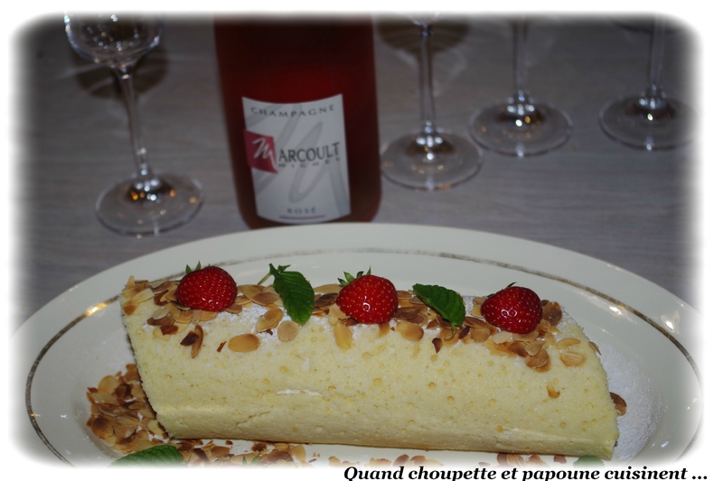 roulé aux fraises-9469