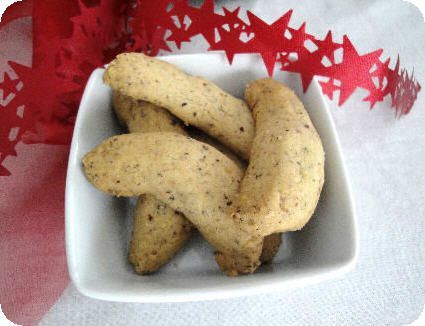 Bredele 2011 (3) : Croissants aux noisettes recettes Amuse bouche 4 : panel de petits croissants feuilletés...