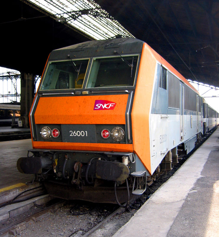 BB 26001 en livrée 'béton', Paris Austerlitz