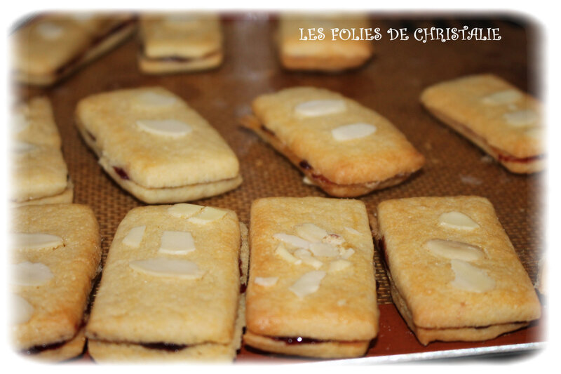 Bâtonnets amandes confiture 11