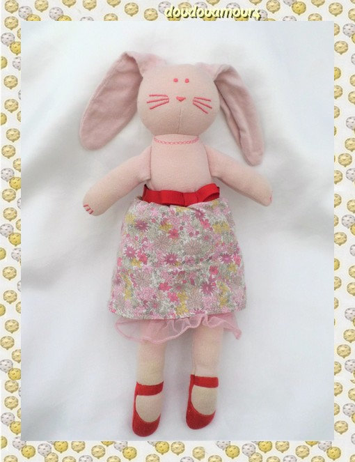 Doudou Peluche Lapin Rose Jupe Fleurs Rose Gris Tulle Petit Bateau