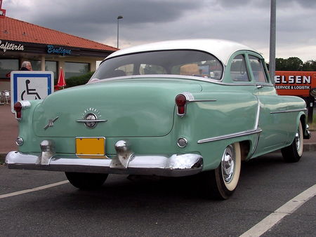 53_OLDSMOBILE_Super_88_2door_Sedan_2