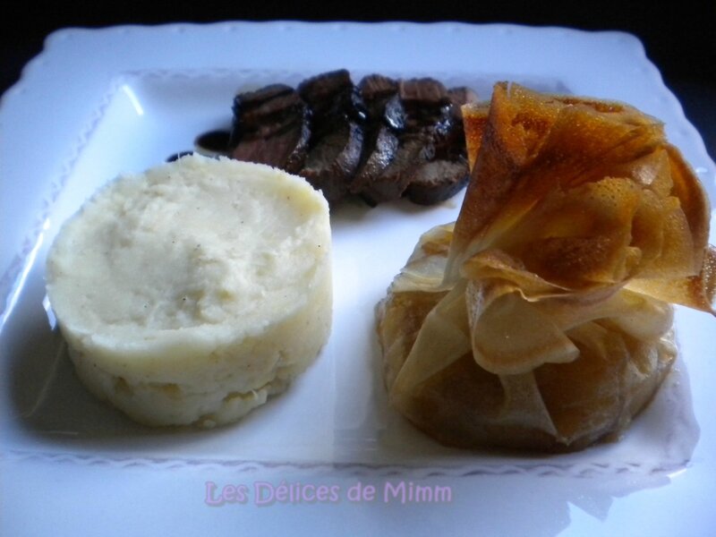 Magret de canard au miel, aumônière de pommes caramélisées et purée de panais 6
