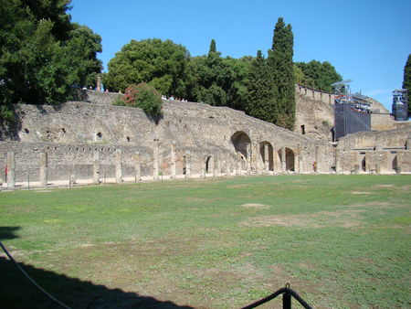 DSC02068___POMPEI___Quadriportique_des_th_atres