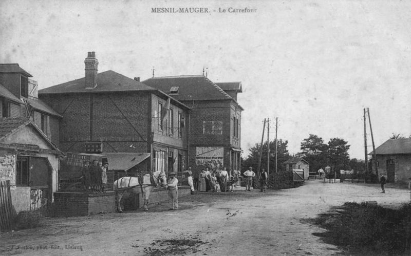 Le Mesnil-Mauger - la place