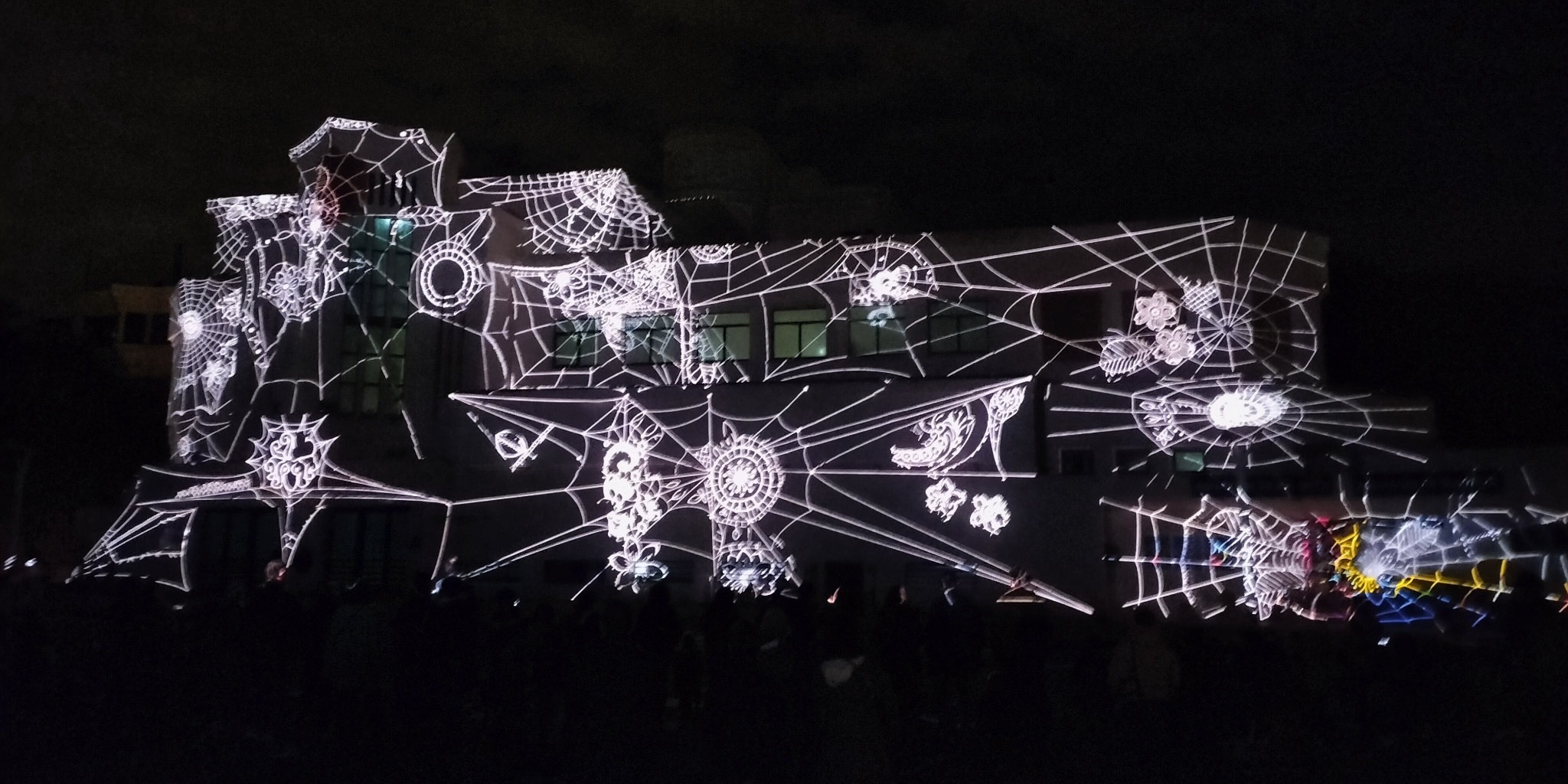 Biarritz, Biarrtiz en lumière, Au fil des contes, toiles