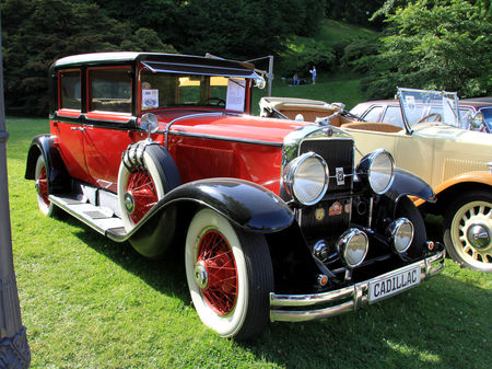 Cadillac_V8_sedan_de_1928__34_me_Internationales_Oldtimer_meeting_de_Baden_Baden__01