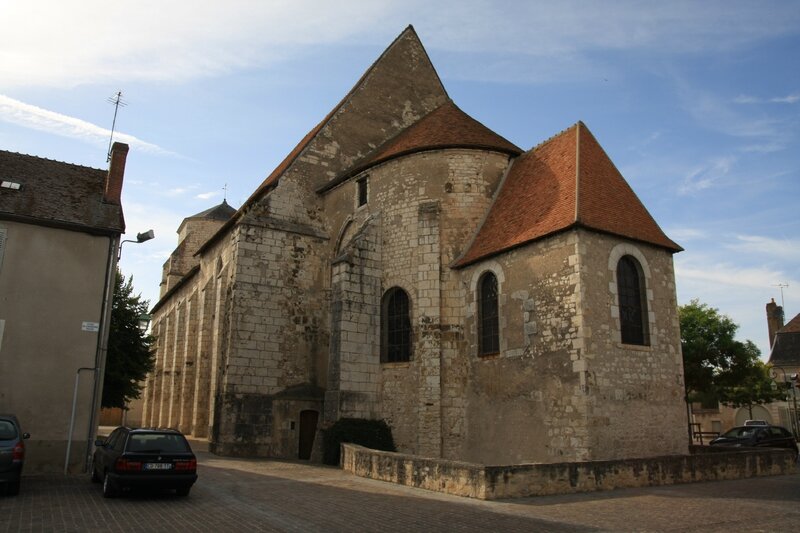 Chevet de la collégiale romane de Léré, 2011