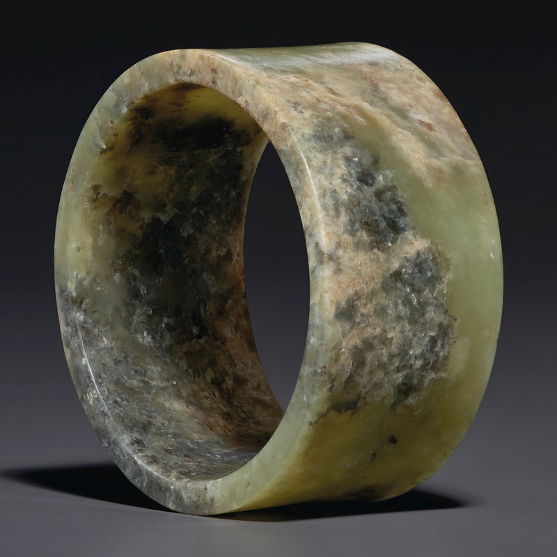 2021_NYR_19547_0701_000(an_olive-green_jade_bracelet_southeast_china_neolithic_period_3rd_mill124658)