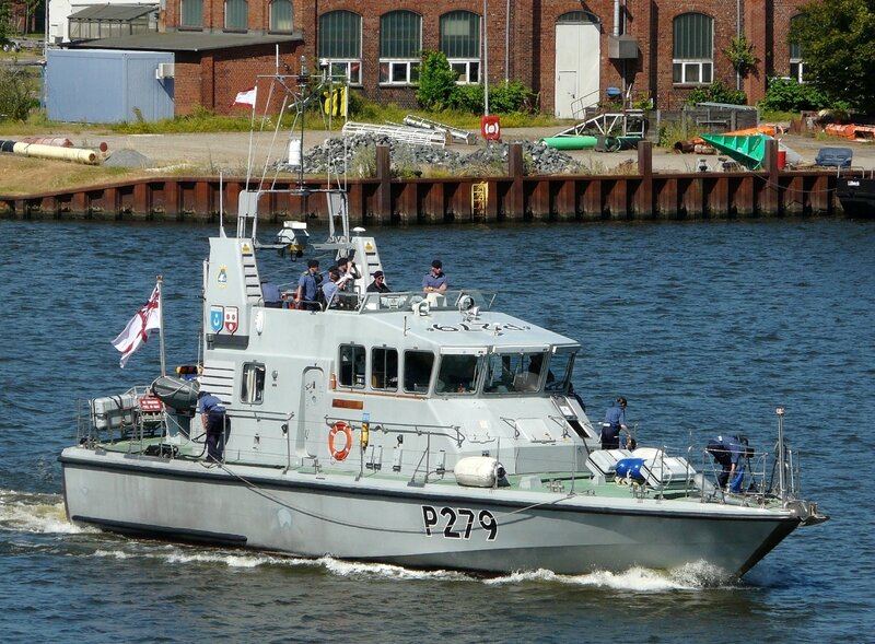 93 HMS BLAZER