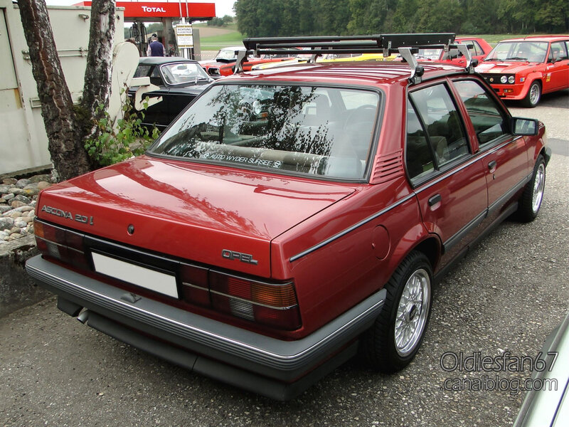 Opel Ascona 2,0 i berline 4 portes-1986-02