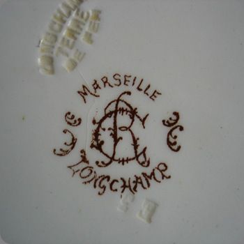 signature assiettes Longchamp