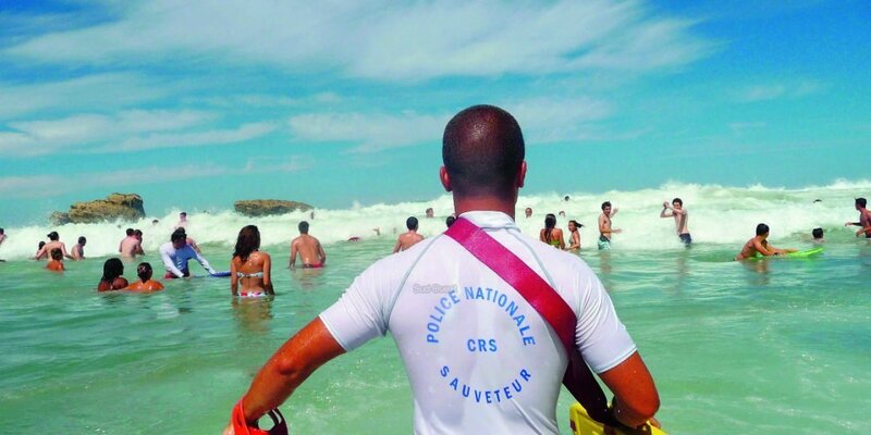 Moins de CRS sur les plages