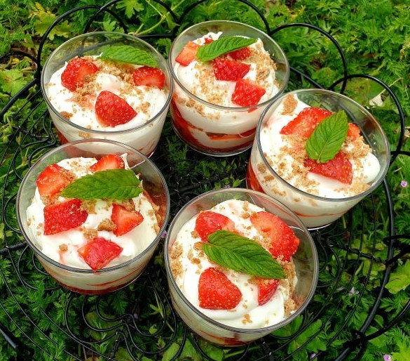 crèmes parfaites aux fraises!!;