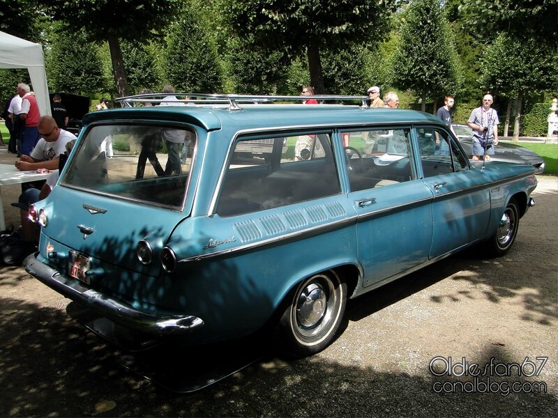 chevrolet-corvair-lakewood-wagon-1961-02