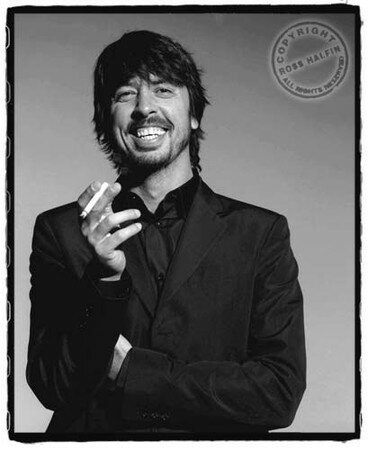 2390_142768502_foofighters_bw22_H145622_L