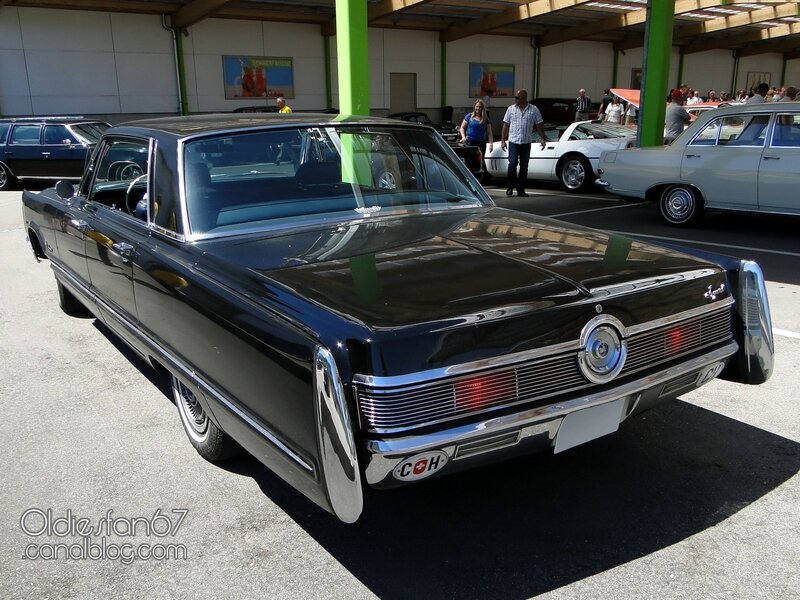 imperial-crown-hardtop-sedan-1967-02