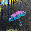 La pluie bleue sur un <b>parapluie</b> rose