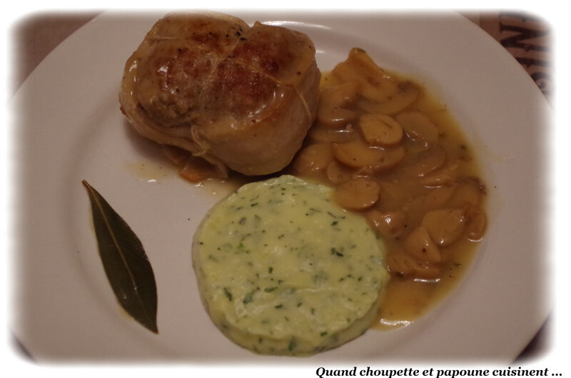 paupiette de veau, sauce champignons et purée aux herbes-2192