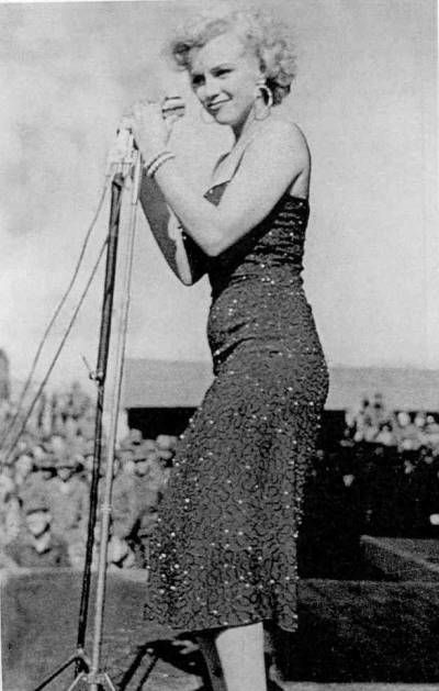 1954-02-16-4_base_1st_marine_division-stage-013-4