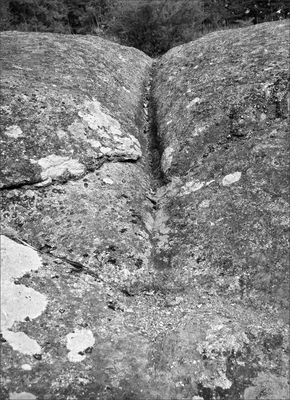 Boussignoux rochers nb 3 fissure 280914