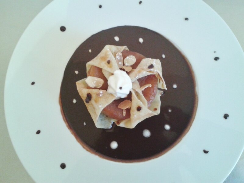 crêpes revisitées, crêpes aux pommes caramélisées au four sauce Chocolat