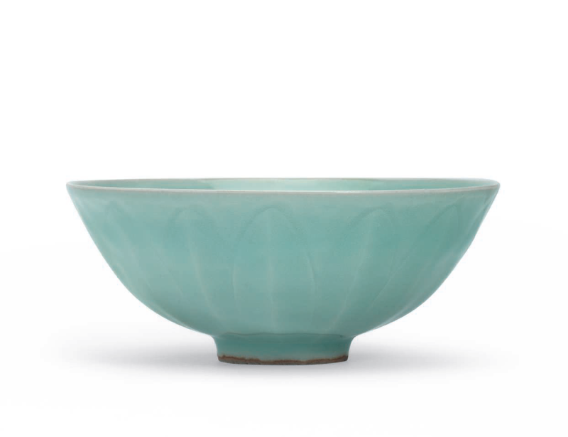 A Longquan celadon bowl, Southern Song dynasty (1127-1279)