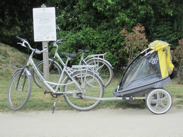 Vélo avec poussyclette ©Kid Friendly